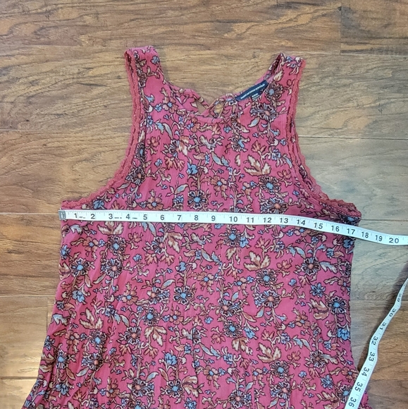 American Eagle Flower Lace Tank Top Size Medium - Picture 5 of 9